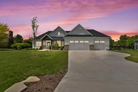 Exterior - 2803 Ninovan Ln, Minooka, IL 60447 photo 4 of 9