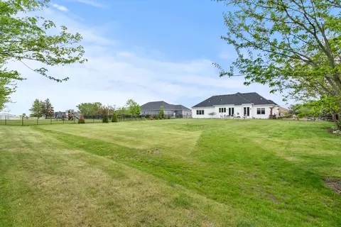 Exterior - 2803 Ninovan Ln, Minooka, IL 60447 photo 8 of 9