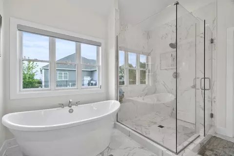 Bath - 2803 Ninovan Ln, Minooka, IL 60447 photo 2 of 6
