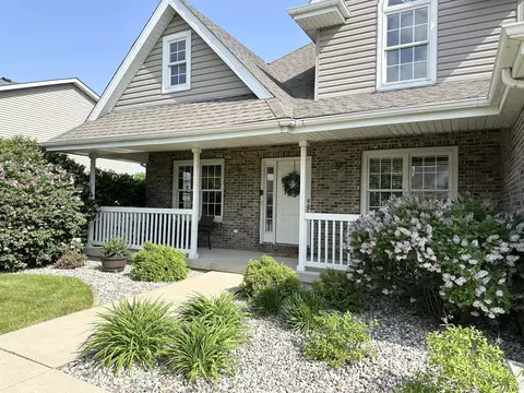 1205 Eagle Bluff Dr, Bourbonnais, IL 60914 photo 2