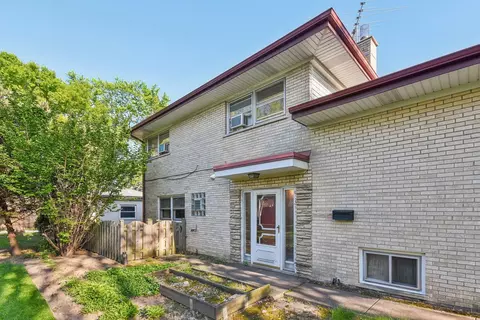 9839 Keeler Ave, Skokie, IL 60076