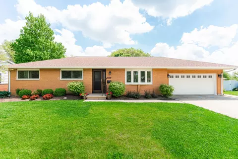 854 Meadow Ln, Sycamore, IL 60178