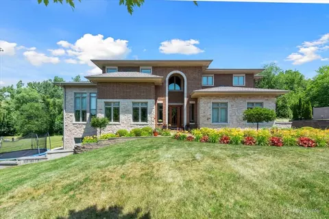 7 N627 East Dr, South Elgin, IL 60177