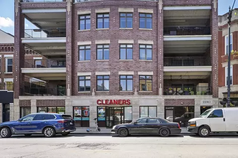2230 N Lincoln Ave #204, Chicago, IL 60614