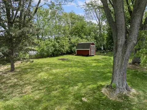 Exterior - 208 Ridge St, Algonquin, IL 60102 photo 2 of 6