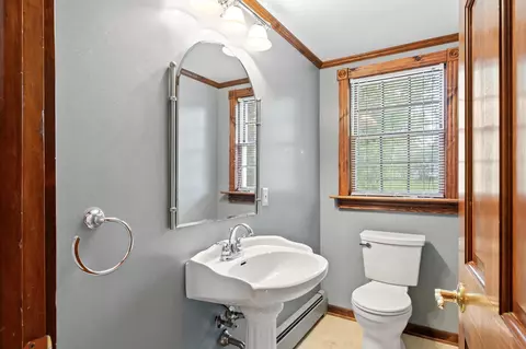 Bath - 208 Ridge St, Algonquin, IL 60102 photo 1 of 3