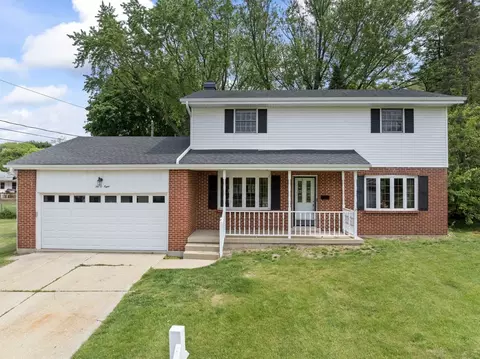 208 Ridge St, Algonquin, IL 60102