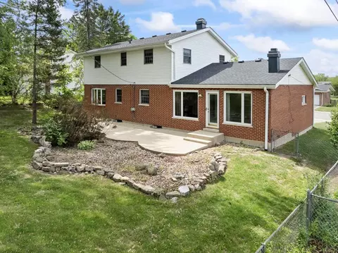Exterior - 208 Ridge St, Algonquin, IL 60102 photo 3 of 6