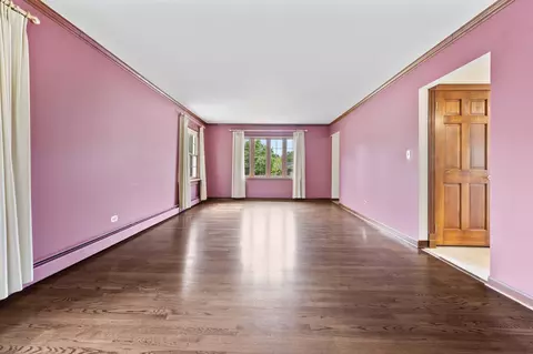 Living - 208 Ridge St, Algonquin, IL 60102 photo 3 of 5