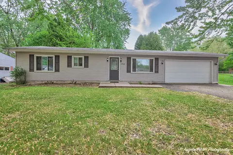 1708 Meadow Ln, Mchenry, IL 60050