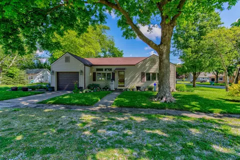 606 E Houghton St, Tuscola, IL 61953