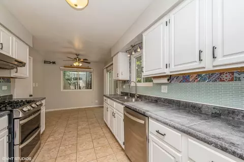 Kitchen - 618 Hampton Cir, Elgin, IL 60120 photo 1 of 3