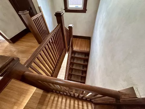 Entry Way - 407 4th Ave, Ottawa, IL 61350 photo 3 of 4