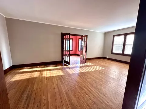 Living - 407 4th Ave, Ottawa, IL 61350 photo 1 of 2