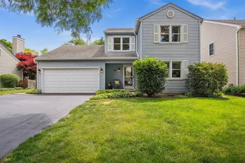 693 Lexington Dr, Geneva, IL 60134