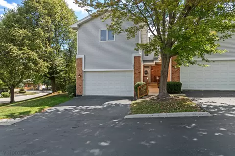 231 Charlotte Ct #231, Cary, IL 60013