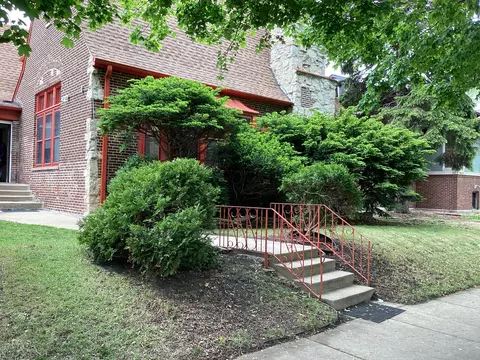 6846 S Cregier Ave, Chicago, IL 60649