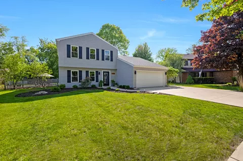 Exterior - 1218 S Appletree Ln, Bartlett, IL 60103 photo 2 of 13