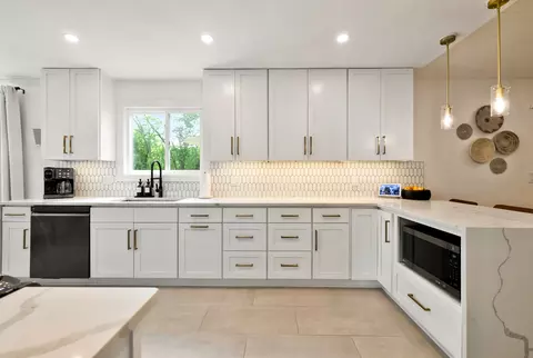 Kitchen - 1218 S Appletree Ln, Bartlett, IL 60103 photo 1 of 5