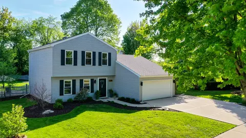 Exterior - 1218 S Appletree Ln, Bartlett, IL 60103 photo 13 of 13