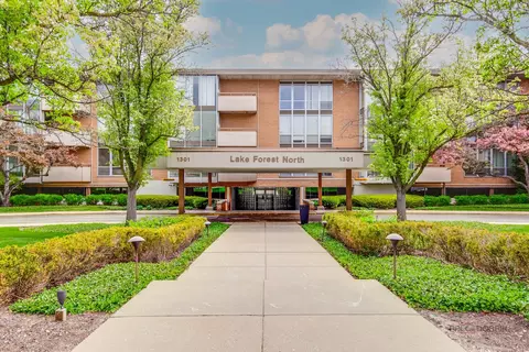 1301 N Western Ave #229, Lake Forest, IL 60045