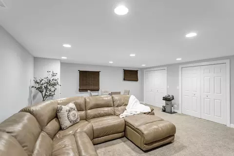 136 Sherman Ct, Bartlett, IL 60103 photo 36