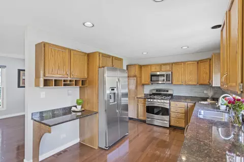 136 Sherman Ct, Bartlett, IL 60103 photo 14
