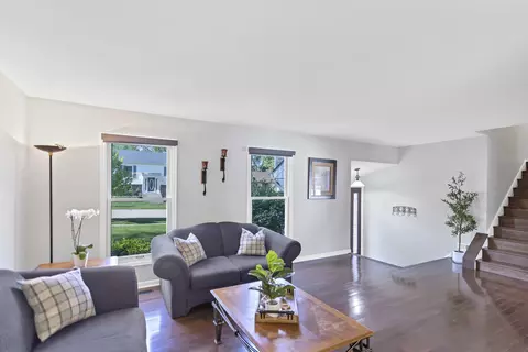 136 Sherman Ct, Bartlett, IL 60103 photo 9