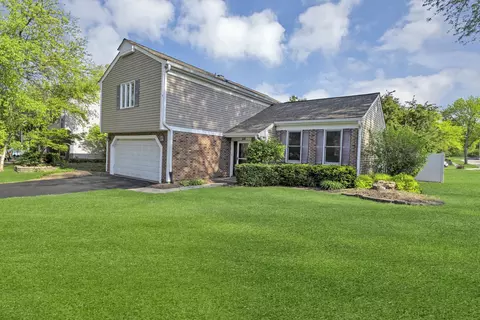 136 Sherman Ct, Bartlett, IL 60103 photo 2