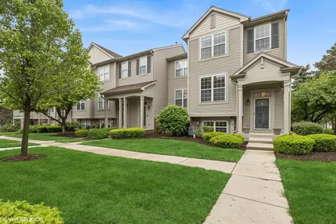 784 Cherry Creek Dr, Grayslake, IL 60030