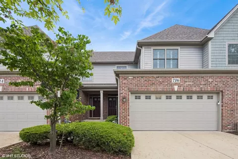 716 Kingsbrook Gln, Glen Ellyn, IL 60137