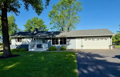 335 Hillside Dr, Franklin Grove, IL 61031