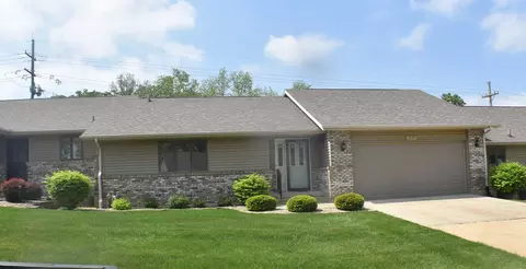 1925 W Mesa Dr #1, Freeport, IL 61032