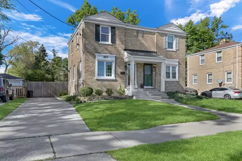 1628 Prospect Ave, Des Plaines, IL 60018