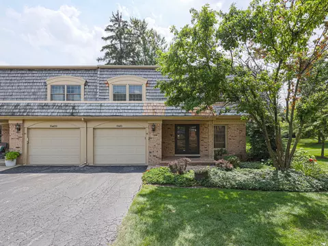 19 W113 Avenue Normandy S, Oak Brook, IL 60523