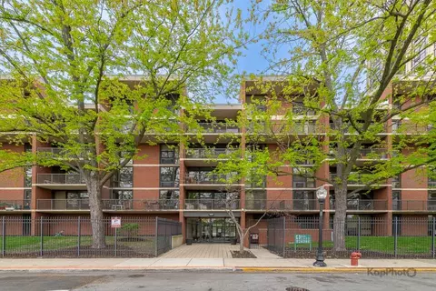 3021 S Michigan Ave #102, Chicago, IL 60616
