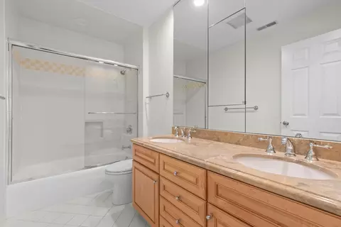 Bath - 745 Constance Ln, Deerfield, IL 60015 photo 4 of 5