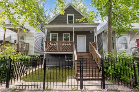 907 W 50th St, Chicago, IL 60609
