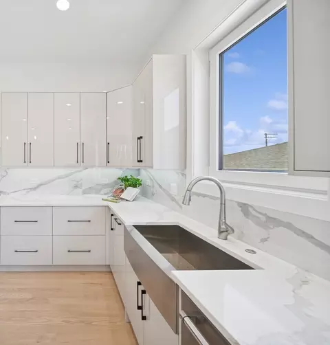 965 E 62nd St #1, Chicago, IL 60637 photo 5