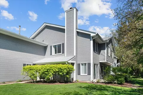 1312 Barclay Ln, Deerfield, IL 60015