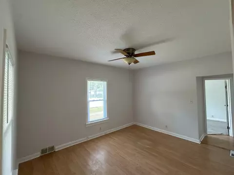 650 Enterprise St, Elgin, IL 60120 photo 3