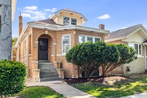 5945 W Dakin St, Chicago, IL 60634