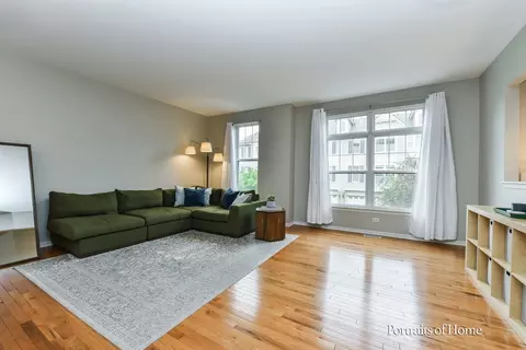 Living - 435 N Commerce St, Aurora, IL 60504 photo 1 of 1
