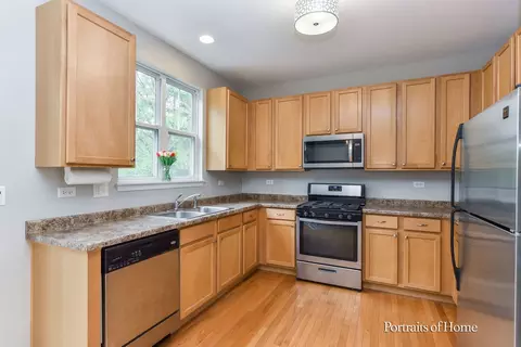 Kitchen - 435 N Commerce St, Aurora, IL 60504 photo 2 of 3