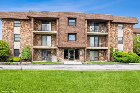2237 175th St #2A, Lansing, IL 60438