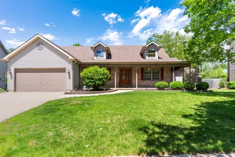 807 Meadow Ln, North Aurora, IL 60542