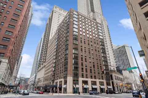40 E Delaware Pl #301, Chicago, IL 60611