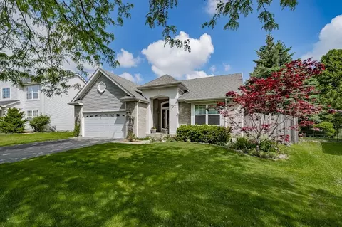 2374 Handley Ln, Aurora, IL 60502