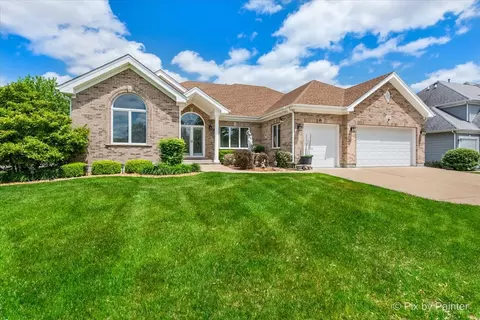 1122 Souders Ave, Elburn, IL 60119