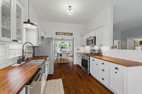 Kitchen - 4783 W Iris Ln, Monee, IL 60449 photo 2 of 4
